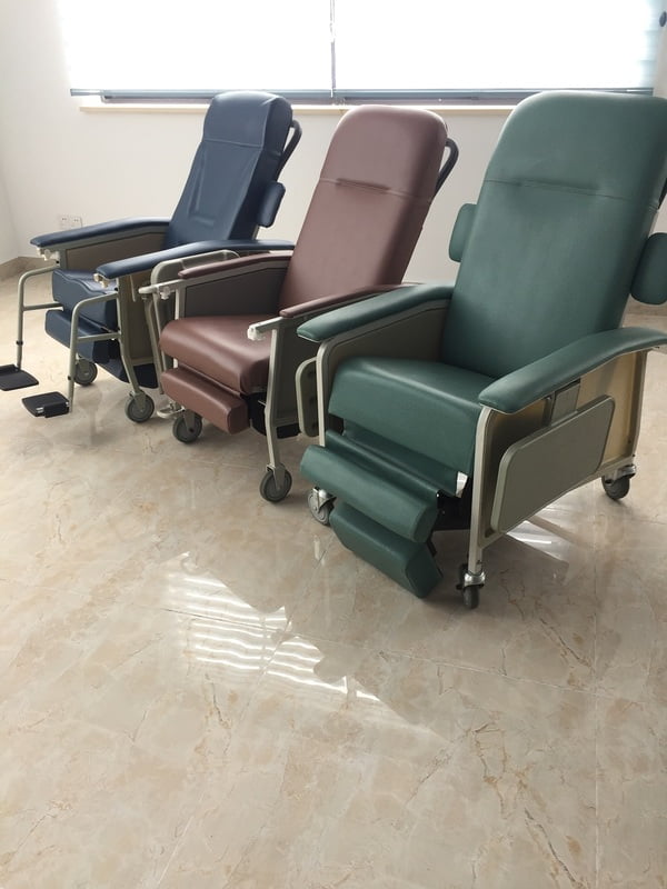 Multipurpose Reclining Dialysis/Transfusion/Phlebotomy/Infusion/Chemotherapy Chair with drip stand Multipurpose Reclining Dialysis/Transfusion/Phlebotomy/Infusion/Chemotherapy Chair with drip stand