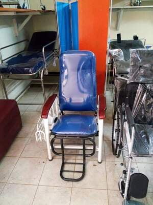 Multipurpose Transfusion/Phlebotomy/Infusion Chair with drip stand